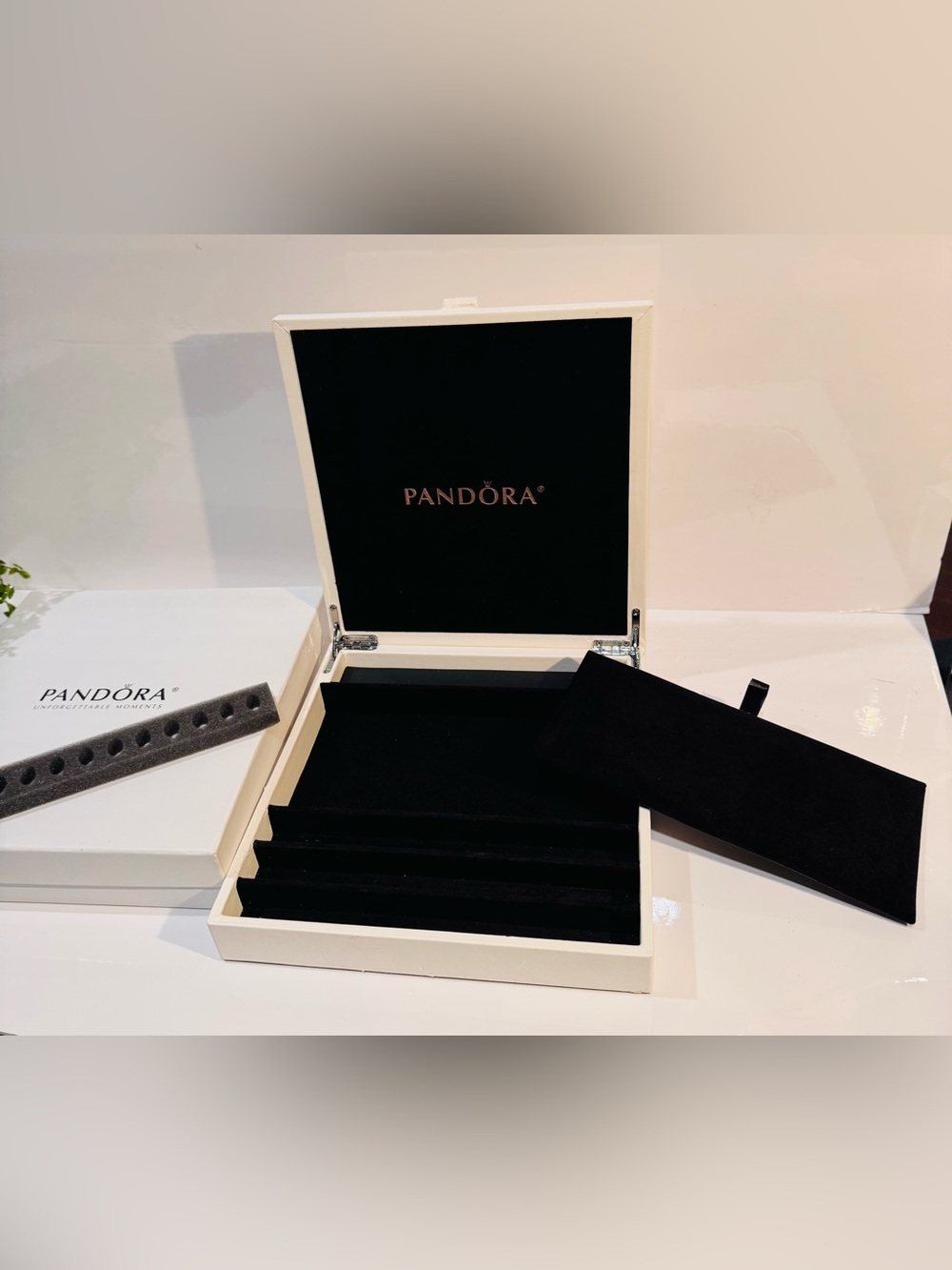 Authentic Pandora Retired 12 Days Of Christmas 2013 Jewelry Case Faux Leather